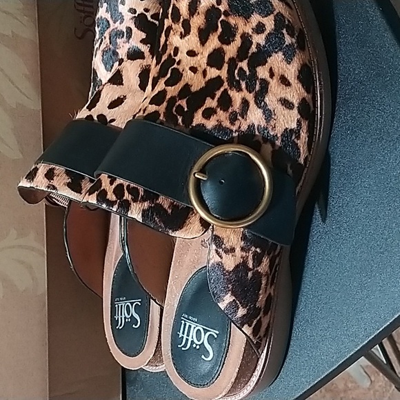 Soft Redefining Comfort Mules - Picture 2 of 8